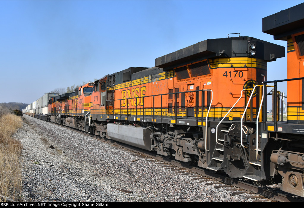 BNSF 4170 Roster shot.